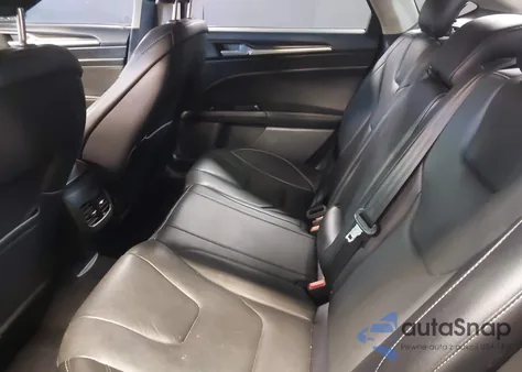 2017 Ford Fusion Titanium z USA, uszkodzony, nr VIN 3FA6P0D93HR197617